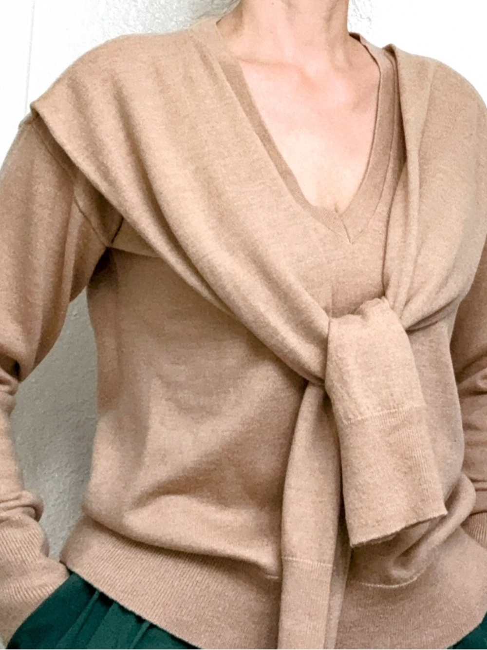 Veronica Beard 100% Merino Wool Convertible Scarf Sweater Beige V Neck L